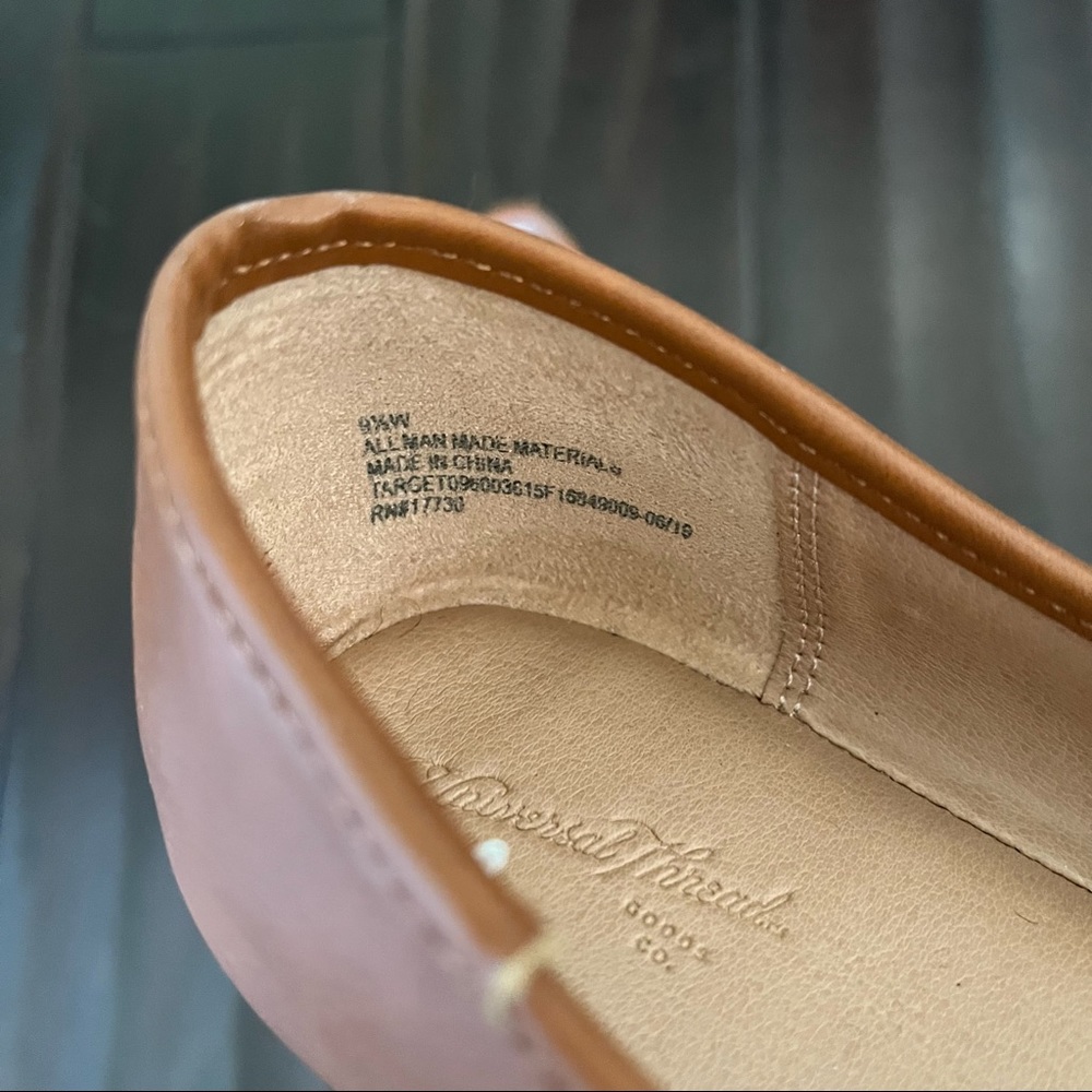 Universal Thread Tan Ballet Flat Size 9.5 - Picture 2 of 3
